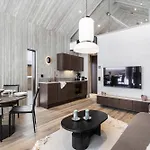 North Serene 18a By Hilla 아파트